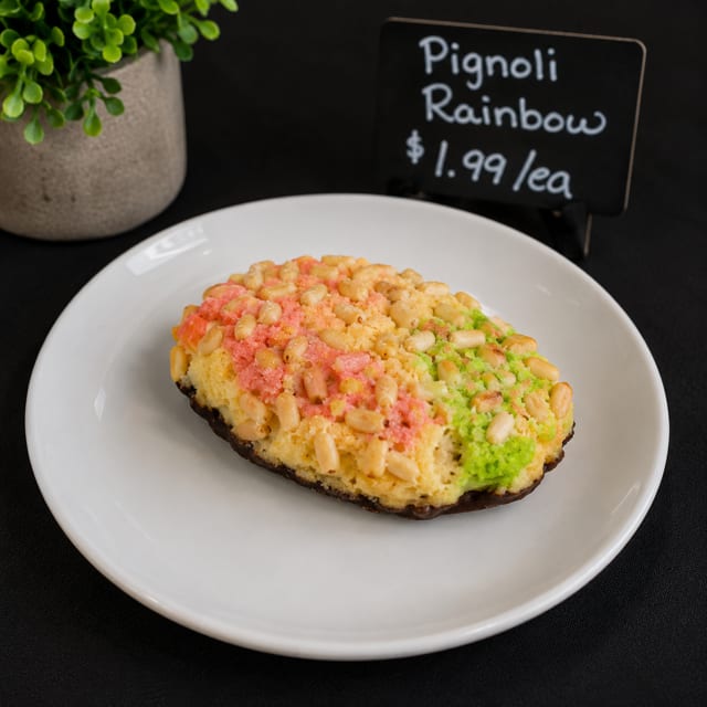 Pignoli Rainbow.