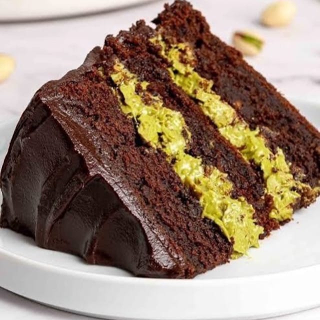 Dubai Chocolate Cake.